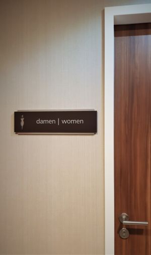 TOILETS DAMEN