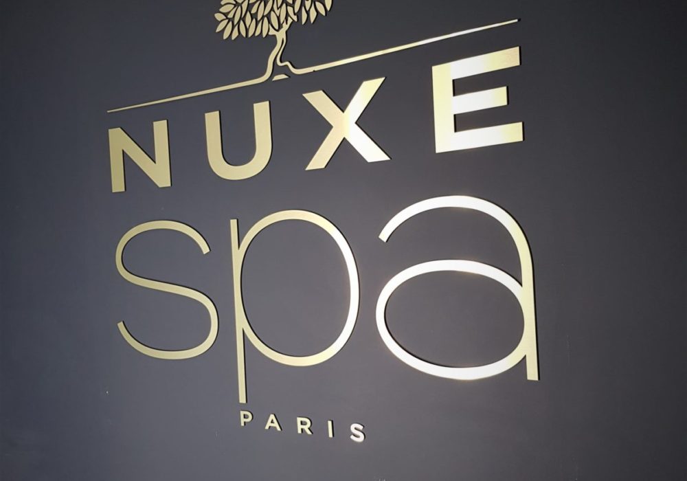 Signalétique logo Spa NUXE doré